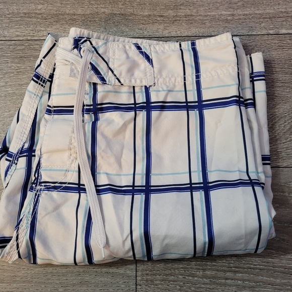 2 Pair Swimtrunks - Picture 15 of 15